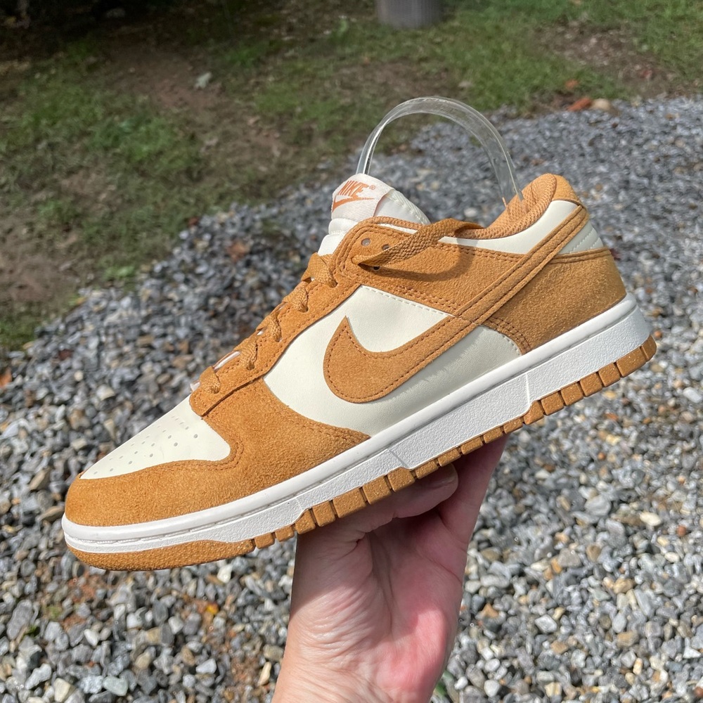 New Nike Dunk Low Woman’s Sneakers Size 9.5